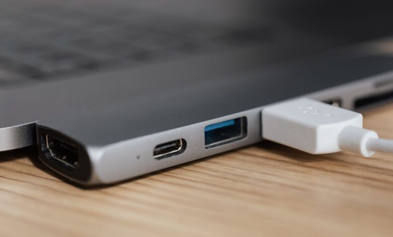 why USB C charger not charging my gaming laptop